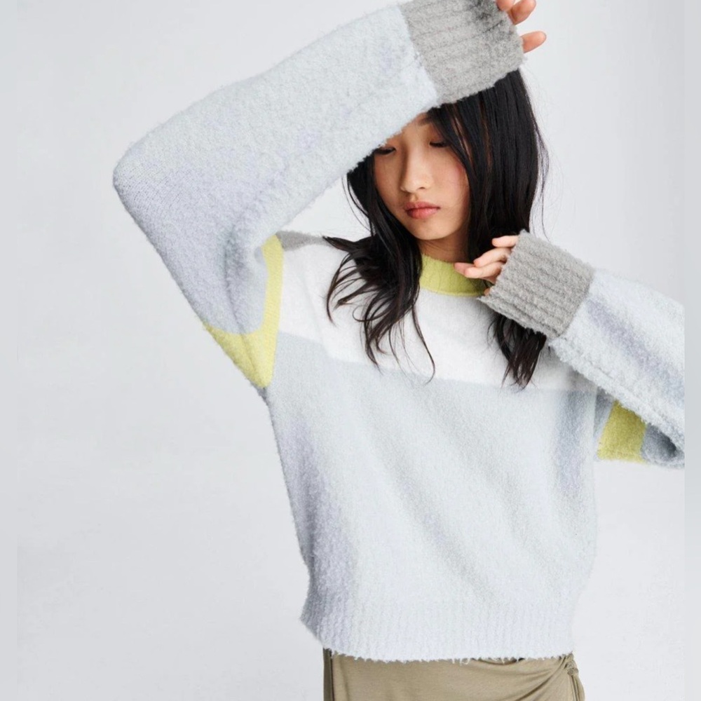 New with tags Rag and Bone XS Lilou crew sweater in ice gray with FLAW